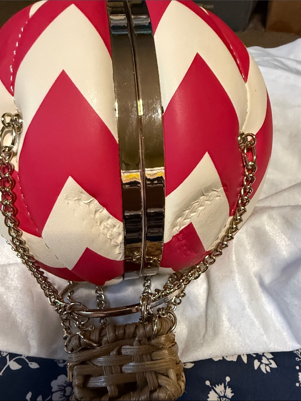 Betsey Johnson Red and Cream Hot Air Balloon Clutch - Picture 3 of 4